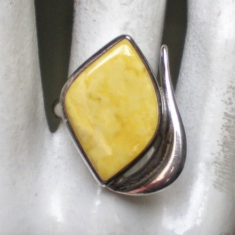 Vintage LARGE Sterling Silver Baltic Butterscotch Egg Yolk Amber Statement Ring